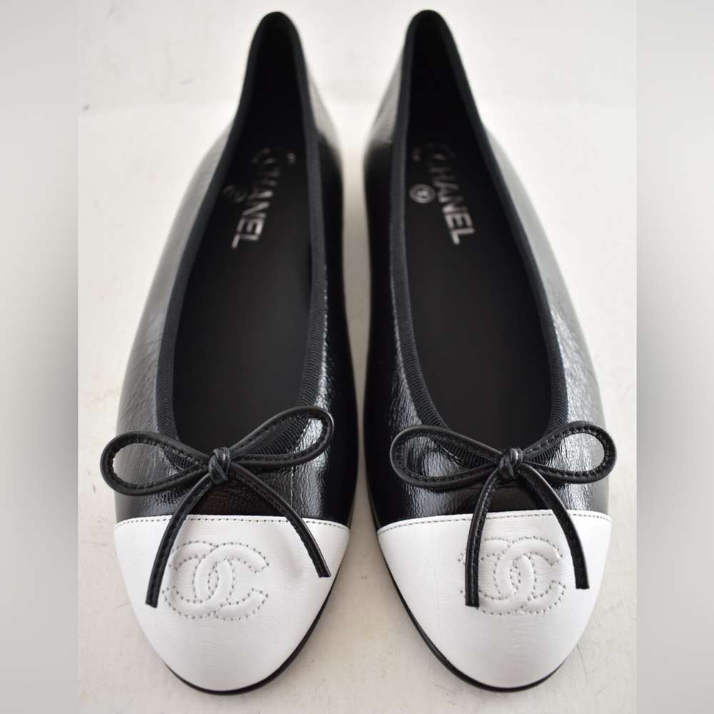 Chanel 26S Black White Crumpled Shiny Lambskin CC Bow Ballet Ballerina Flat 39 - Picture 10 of 16